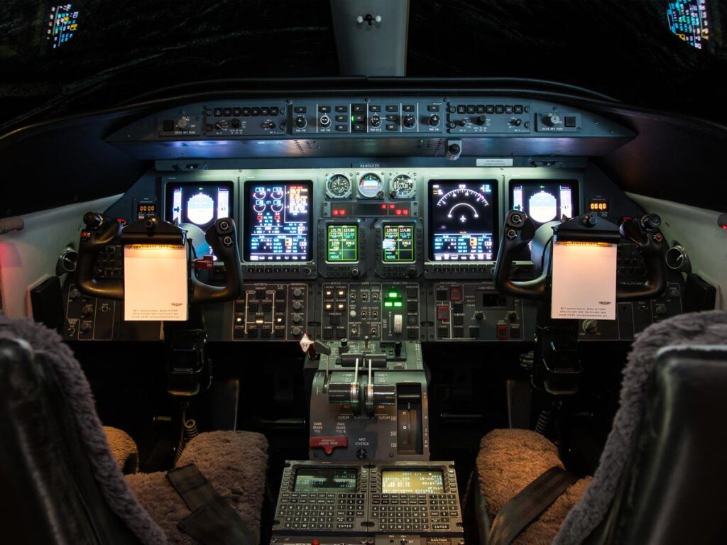 Lear 45XR Jet for sale cockpit