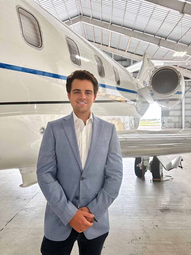 benton hardt sales director bloom business jets